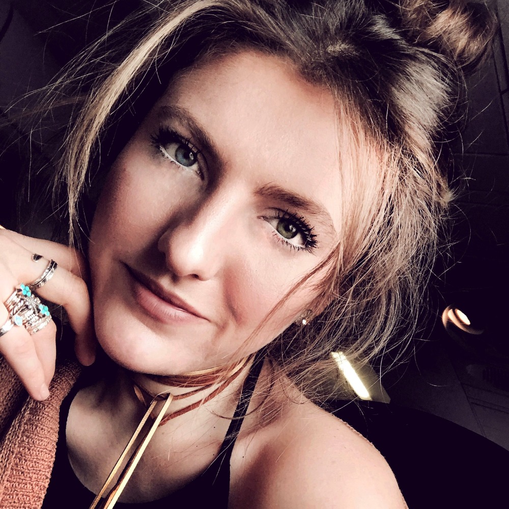 Meet your Posher, Nia